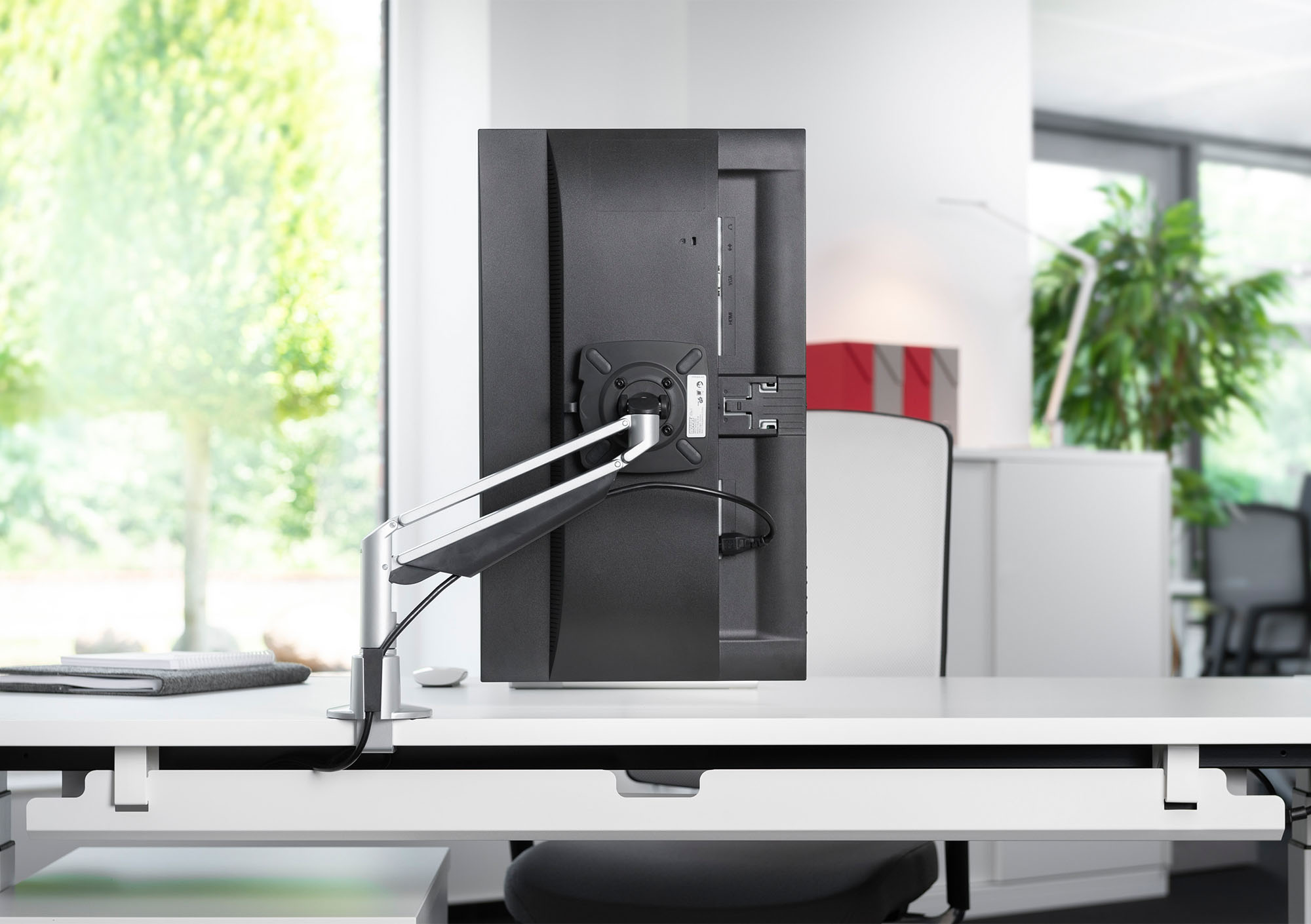 NOVUS Clu I C - Monitorhalterung Silber