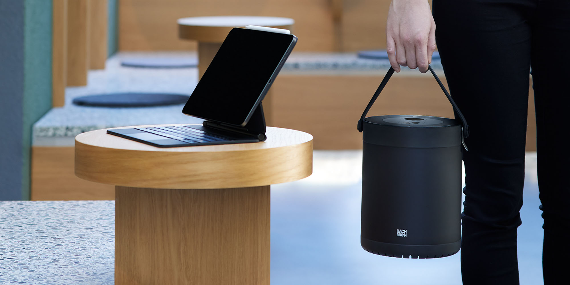 BACHMANN tragbare Steckdose MOV:E Power Bank mit USB-Anschlüssen, schwarz