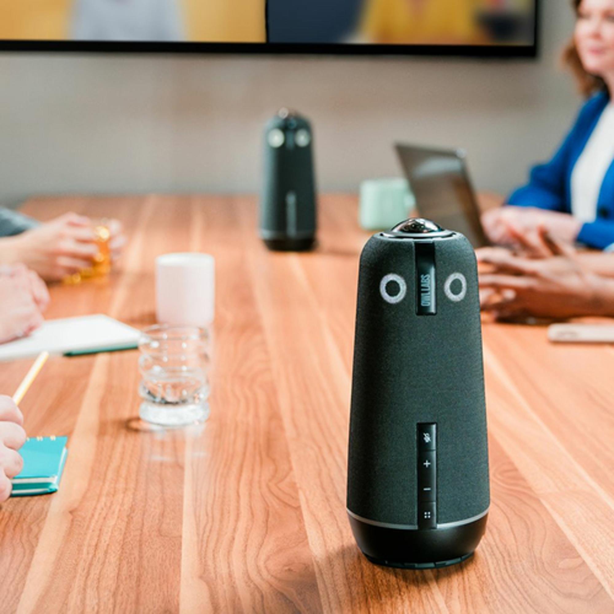 Meeting Owl 4 Videokonferenzsystem | All-in-one 4K-Kamera-, Lautsprecher- und Mikrofongerät (bis 8 Sitzplätze)
