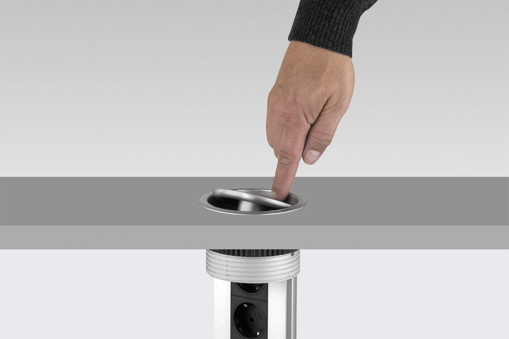 EVOline Port - versenkbarer 3-fach Einbausteckdose