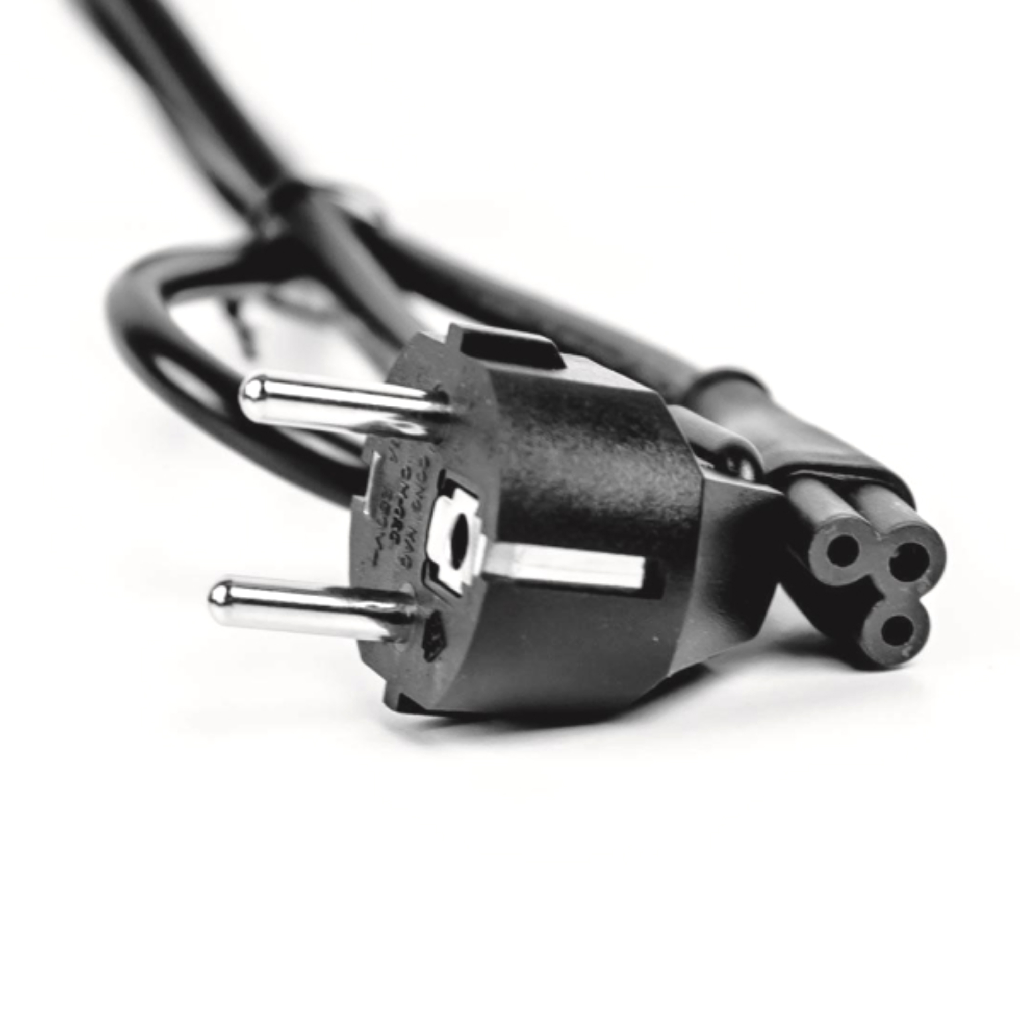 BACHMANN Adapterkabel IEC C5 und CEE Stecker