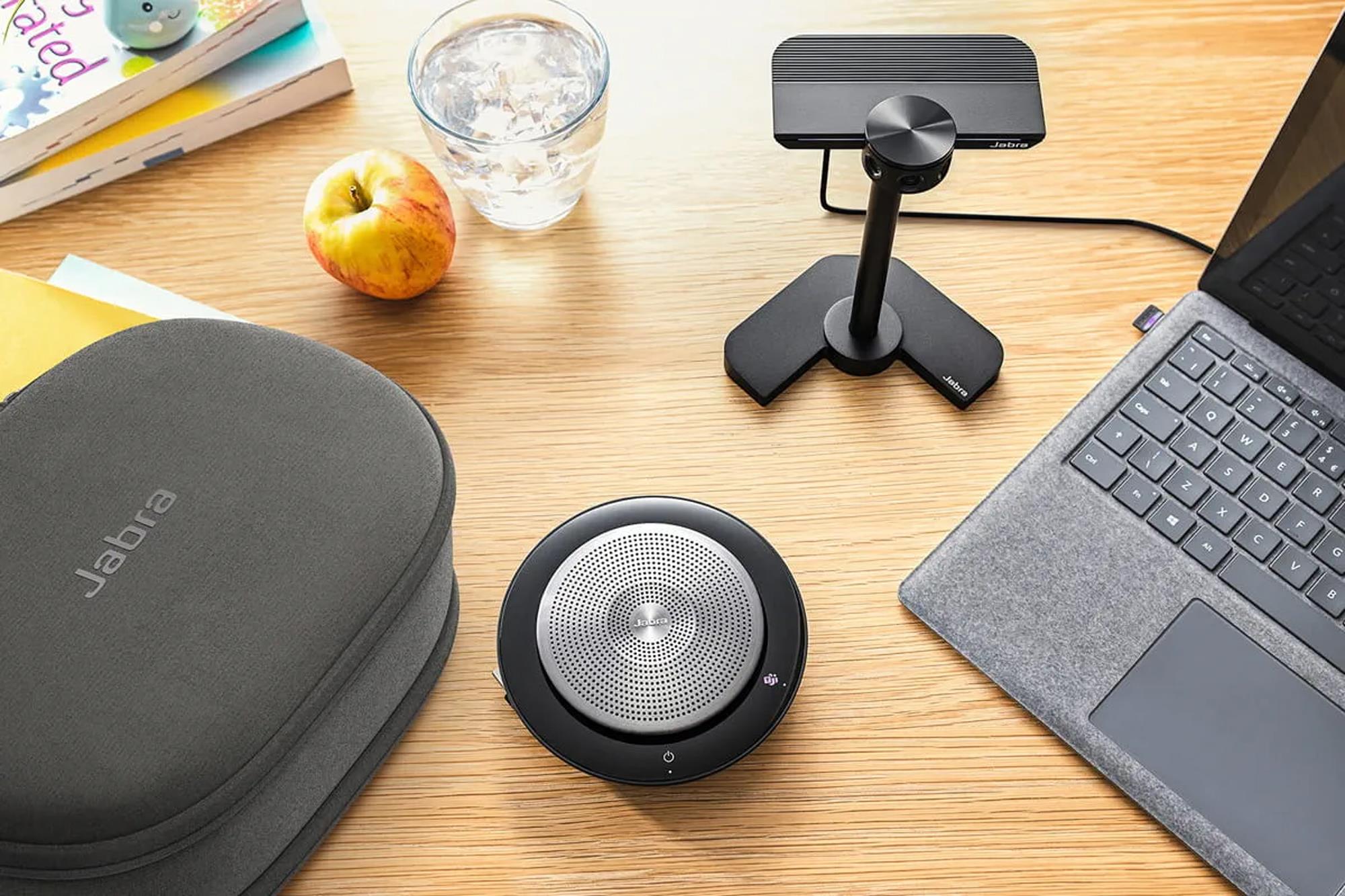 Jabra PANACAST MEET ANYWHERE für kleine Teams mit Reiseetui