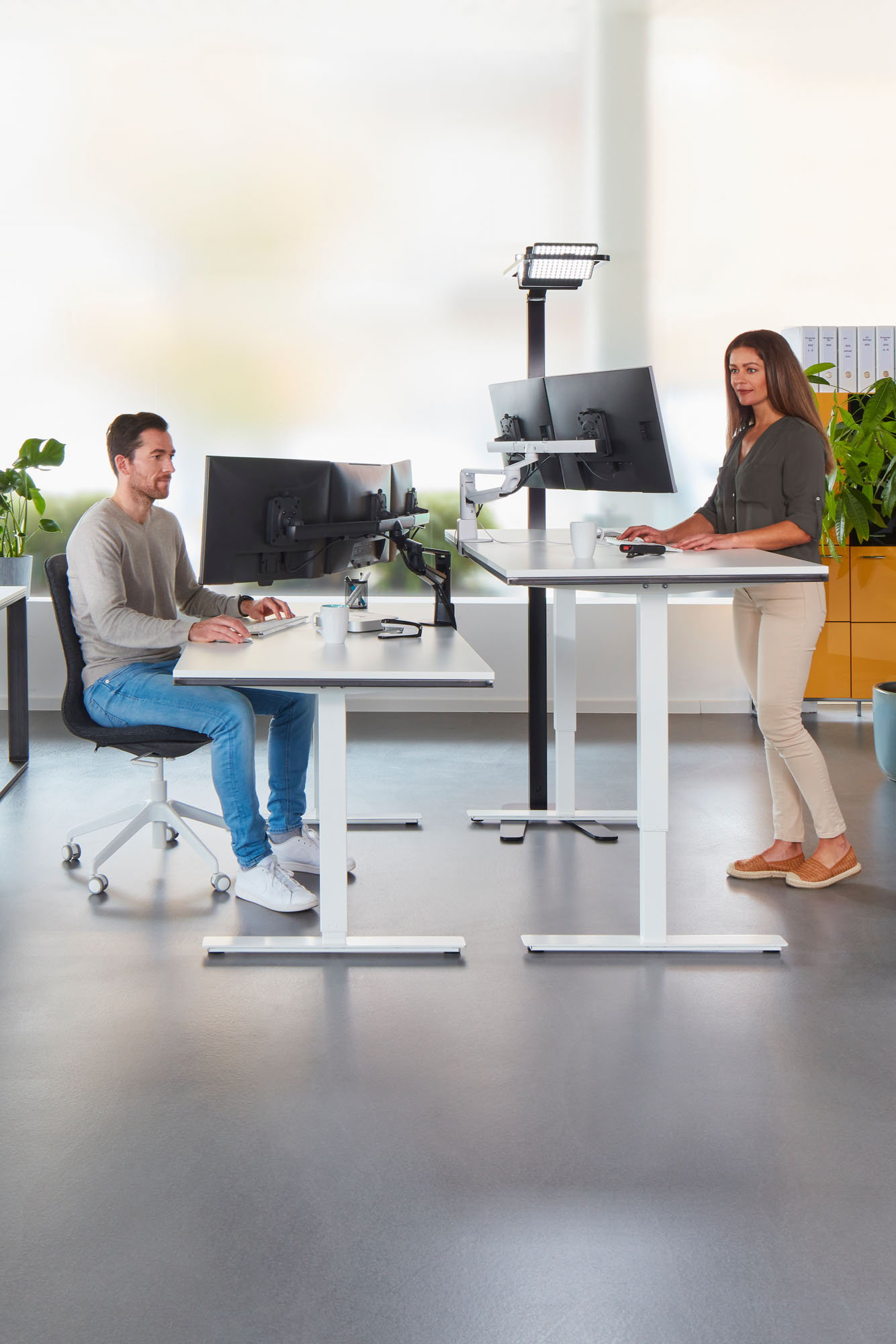 NOVUS Clu Plus X2 C - Monitorhalterung Silber