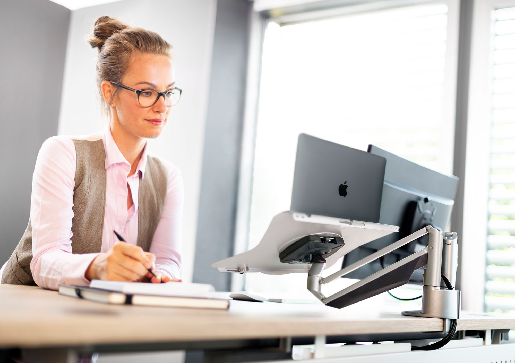 NOVUS Clu Notebook Combination C - Monitor / Laptop Halterung Schwarz