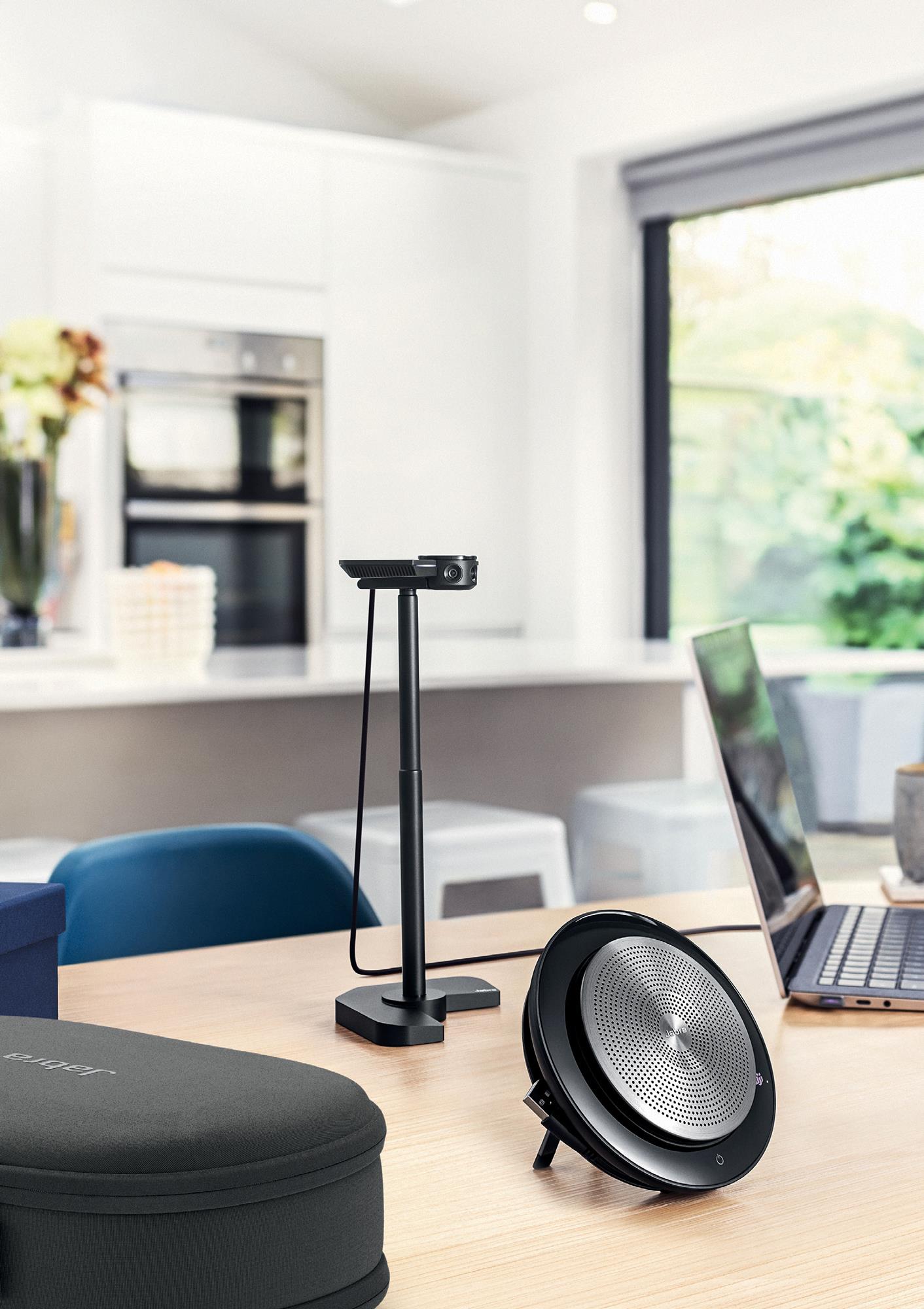 Jabra PANACAST MEET ANYWHERE für kleine Teams mit Reiseetui