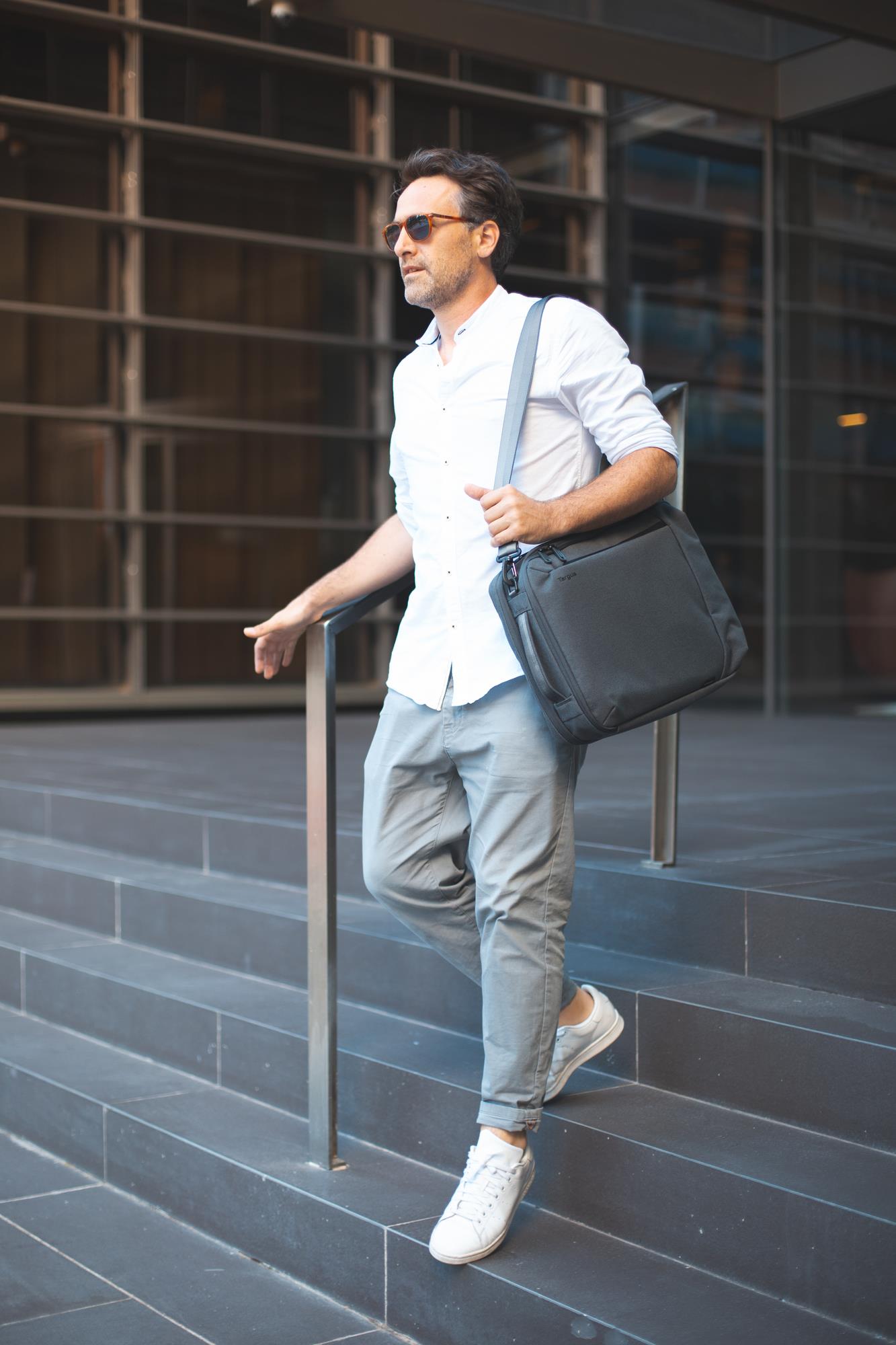 TARGUS Cypress 2-in-1 Rucksack und Umhängetasche für 15.6'' - Grau