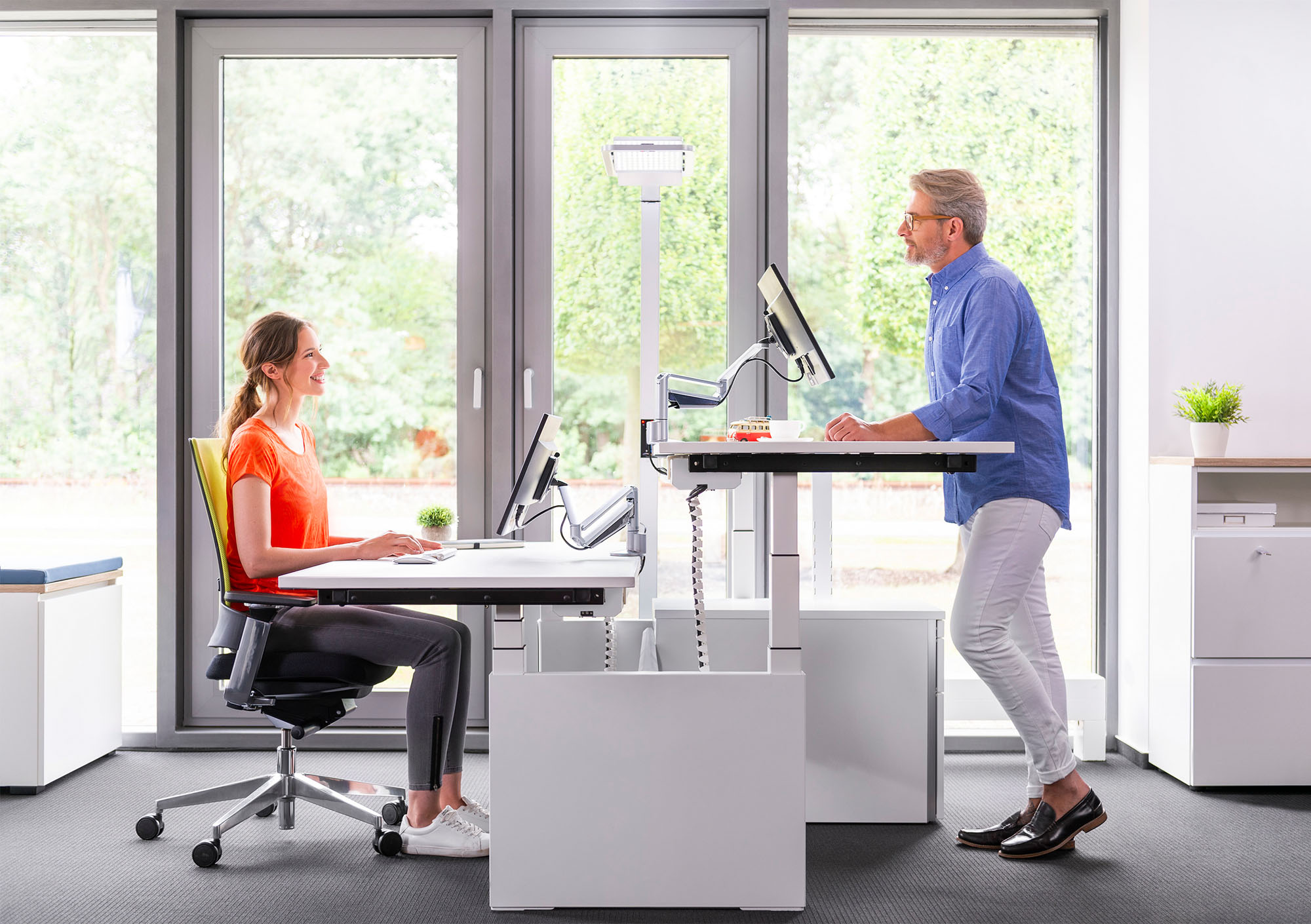 NOVUS Clu II C - Monitorhalterung Weiß