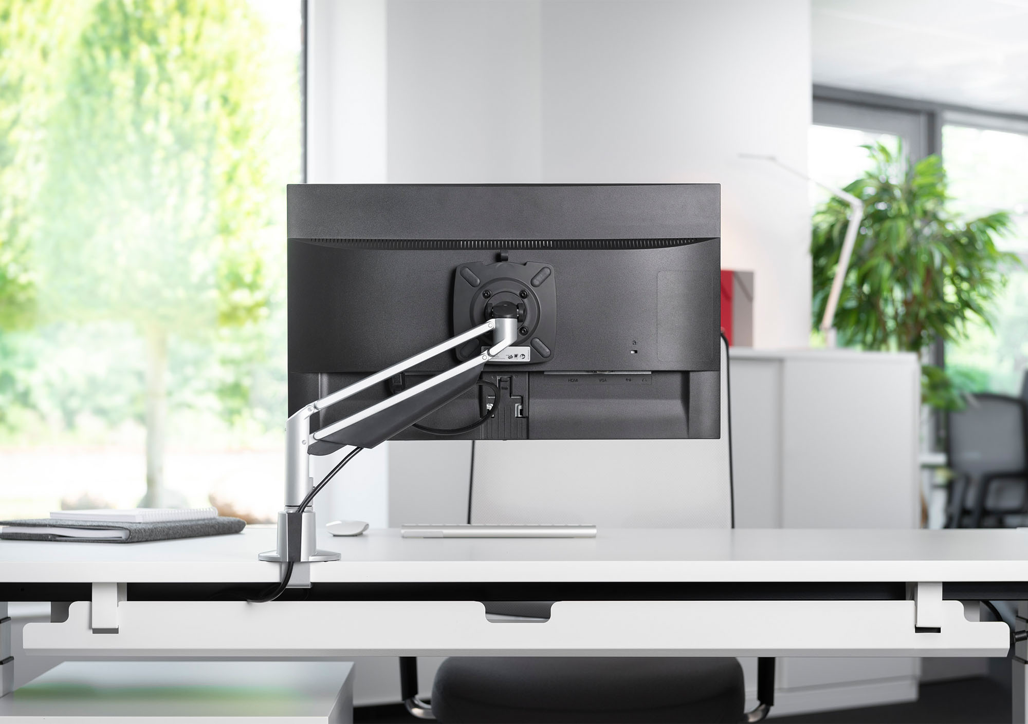 NOVUS Clu I C - Monitorhalterung Silber